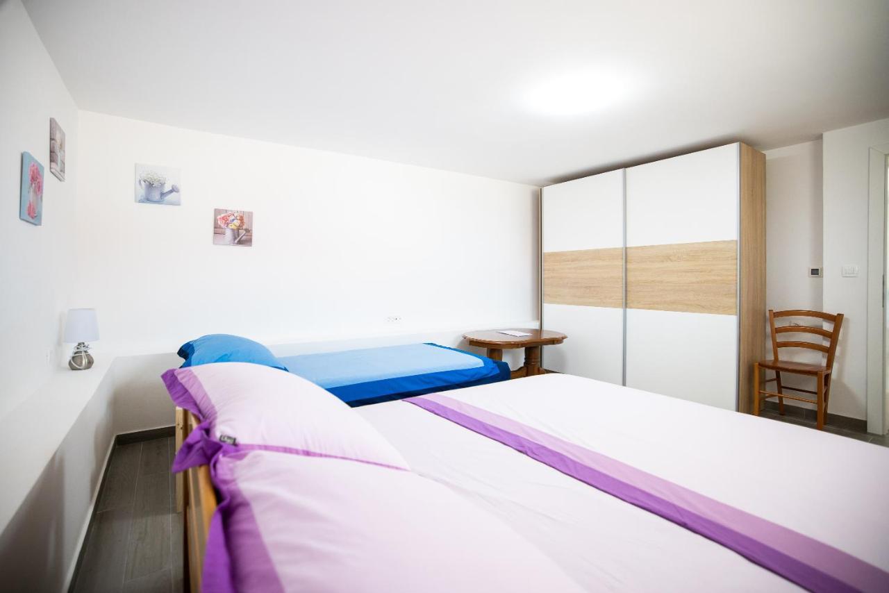 Deluxe Apartments Sanja With Seaview Gornji Karin Exterior photo