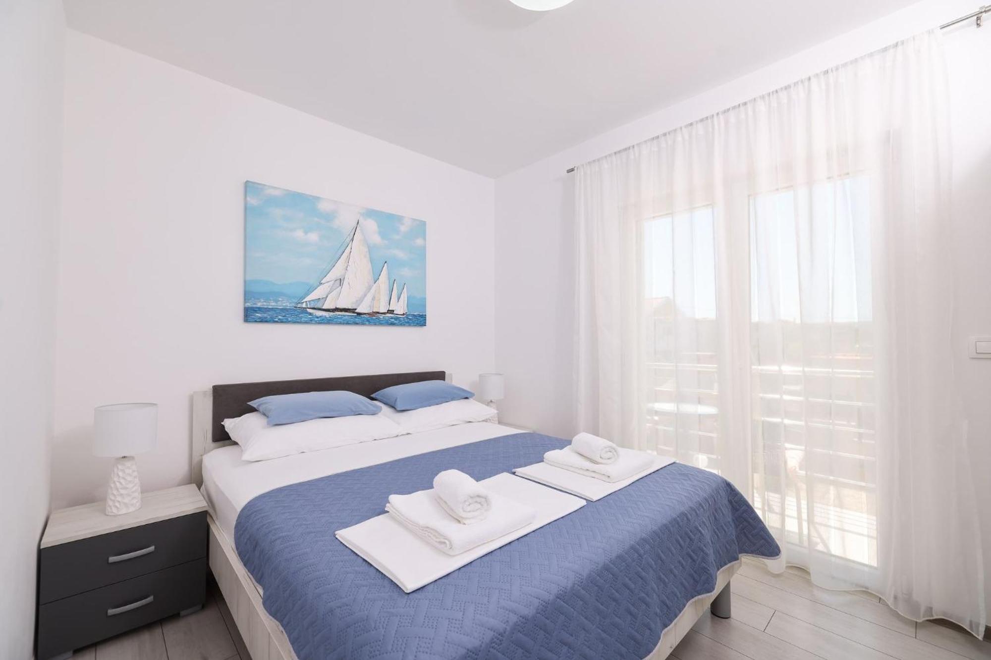 Deluxe Apartments Sanja With Seaview Gornji Karin Exterior photo