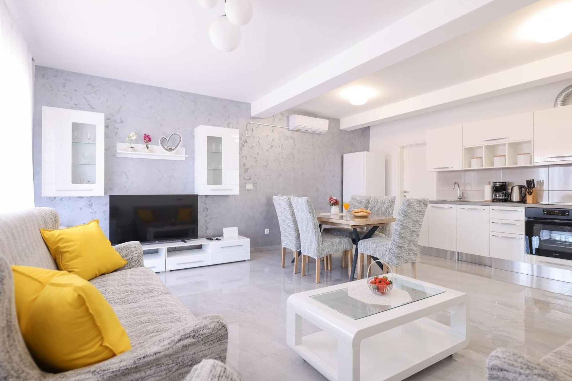 Deluxe Apartments Sanja With Seaview Gornji Karin Exterior photo