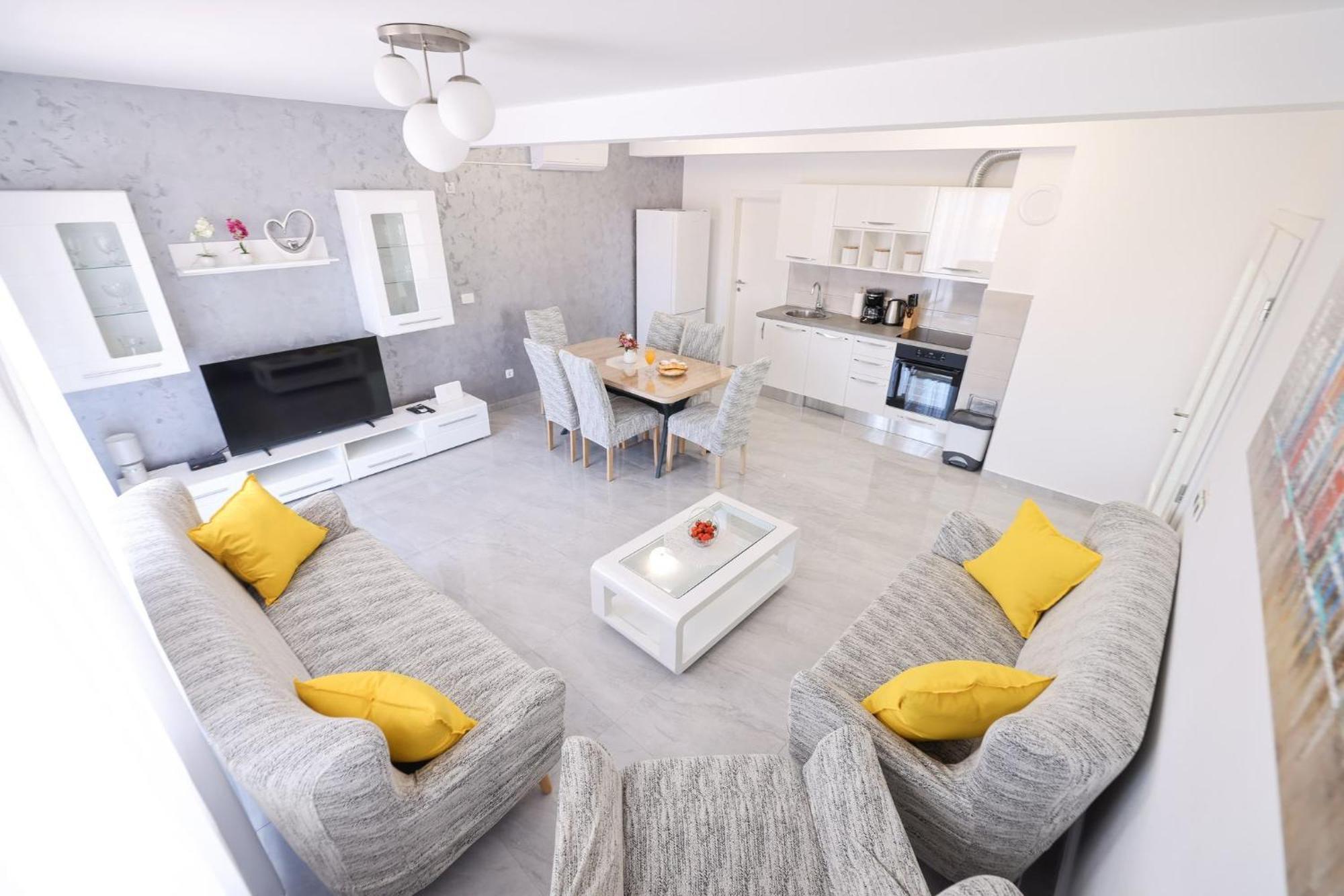 Deluxe Apartments Sanja With Seaview Gornji Karin Exterior photo