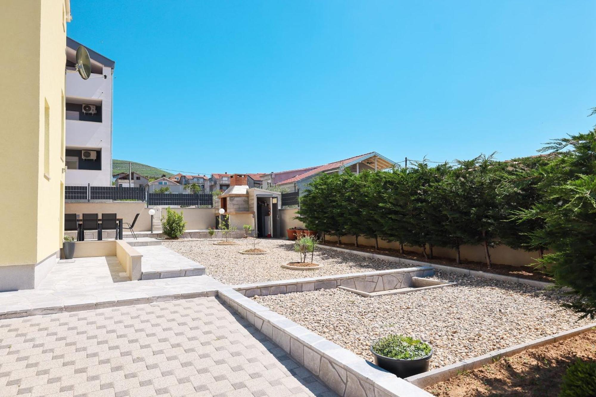 Deluxe Apartments Sanja With Seaview Gornji Karin Exterior photo